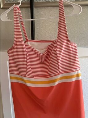 Lands’ End Tankini Top Size 18 Pink Orange Striped NWT Built-In Bra Swim Top